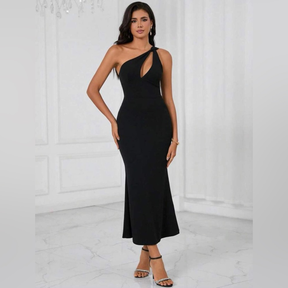 New BLACK-Maxi Dress